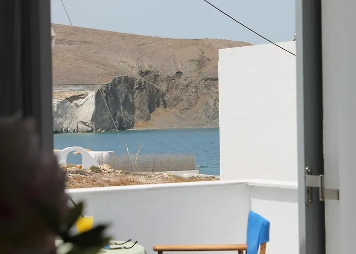 V-rooms In Milos Cyclades * Πολλώνια