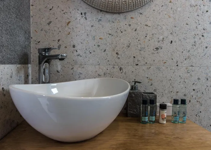 Ξενοδοχείο V-rooms In Milos Cyclades