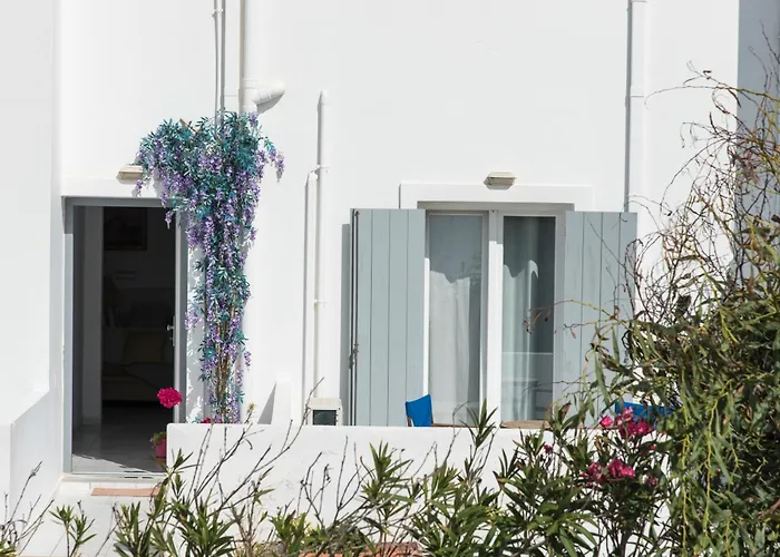 Ξενοδοχείο V-rooms In Milos Cyclades *